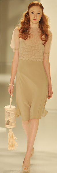 On 15 September 2008 British designer Jasper Conran presented his new spring/summer 2009 women's wear collection at On|Off during the London Fashion Week.