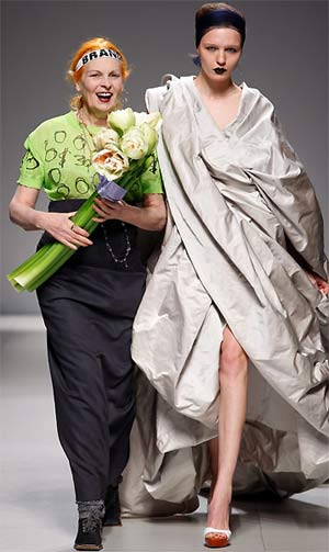 "Do it yourself" is the motto of Vivienne Westwood's manifesto and the leading idea of the Gold label collection 2009. 