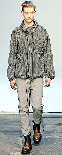 In January 2009 Blaak from London had shown the new fall/winter 9/10 collection under the title 'Man vs Machine' during the Paris Fashion Week at the Bastille.