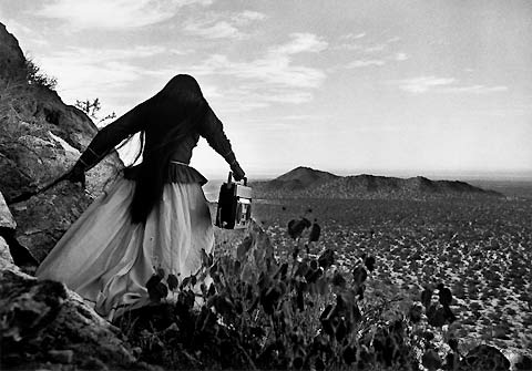 fig.: Graciela Iturbide El baño de Frida (Frida’s Bathroom), Coyoacán, México, 2006 Gelatin-silver print 35 x 35 cm © Graciela Iturbide. In 2006, she became the first person who was allowed to enter the bathroom of Frida Kahlo, which Diego Rivera had closed up after the death of his wife in 1954.