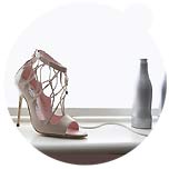 Coke light gets interactive with fashion addicted users; you can win Manolo Blahnik's high heels! Alongside to the Style Series on the international website, the exclusive online voting in German language Europe started in March 2009. You can win one week in Lonodn and 'Manolos'... 
