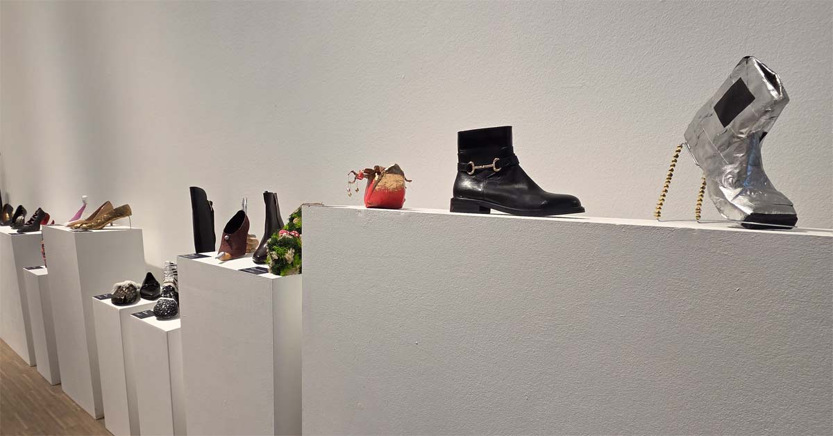 Papier-mâché shoe sculptures representing female personalities by Modeschule Hetzendorf.