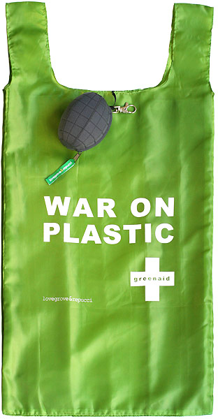 The shop at the Museum of Contemporary Art Chicago collected some funny pieces such as a cosy Teddy Bear with a lamp instead of the head, the 2009 Bubble Calendar with a bubble to pop every day, or the Greenaid Bag. With this bag you can fight to combat plastic bags! It is packed in a neoprene shell; when you unzip the shell you can pull out a reusable shopping bag. The shell has a clip so the bag can be taken everywhere.