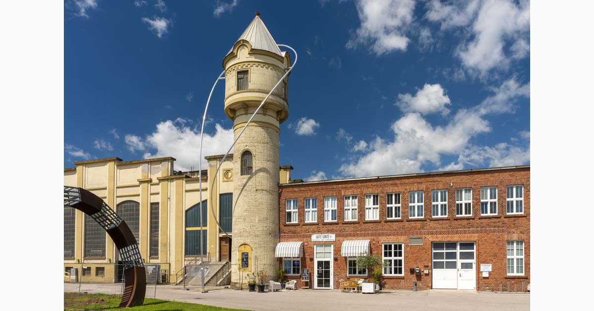 Martin Walde's Luftlinie installation winding around a former Glanzstoff water tower in St. Pölten.