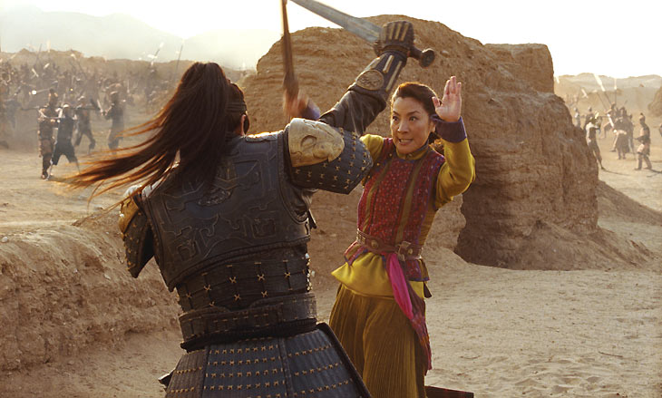 fig.: The vicious Emperor (JET LI) battles sorceress Zi Yuan (MICHELLE YEOH) in an all-new adventure that races from the catacombs of ancient China high into the spectacular Himalayas: "The Mummy: Tomb of the Dragon Emperor". Photo Credit: Digital Domain Copyright: © 2008 Universal Studios. ALL RIGHTS RESERVED.