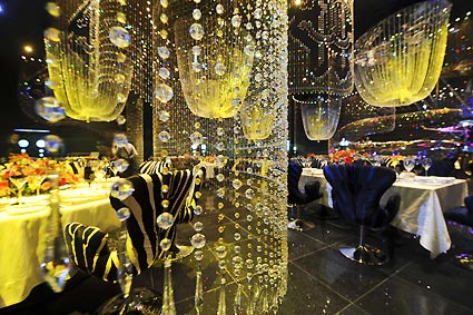 The Cavalli Club in Dubai. Spring/summer 2009. By Caroline Zerrini. The lifestyle editor reports from Dubai; www.textappeal.us.