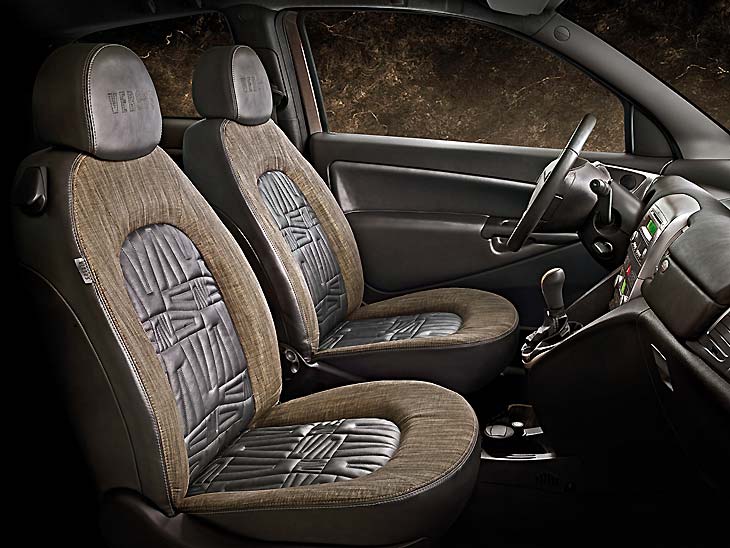 Lancia will introduce the new Ypsilon Versus, styled by Versus, a Versace group brand for a young, dynamic audience, at the International Paris Motor Show in October 2008. Versace will also dress the models on the stand with garments. The styling will perfectly fit into the scenery of the exhibition space.