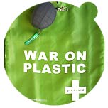 The Museum of Contemporary Art Chicago collected for the shop some funny pieces such as a cosy Teddy Bear with a lamp instead of the head, the 2009 Bubble Calendar with a bubble to pop every day, or the Greenaid Bag. With this bag you can fight to combat plastic bags! It is packed in a neoprene shell; when you unzip the shell you can pull out a reusable shopping bag. The shell has a clip so the bag can be taken everywhere.
